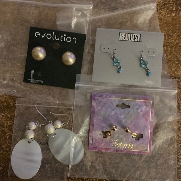 (3 for $20)Costume Earrings lot of 8. New - Picture 1 of 4